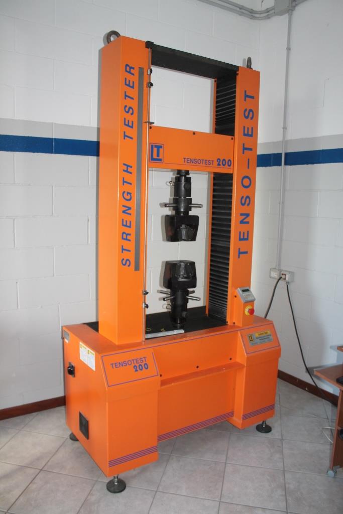 Fiberglass GRP Plastic Glass Tesion Machine Test Ftrazione PRFV Laminati.JPG